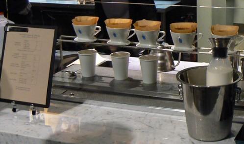 Blue Bottle Coffee https://www.flickr.com/photos/aranciaproject/4440571005